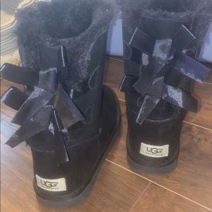 black uggs with bows